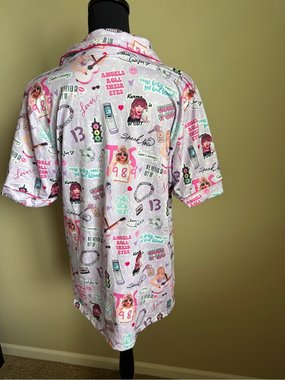 Taylor Swift Graphic pajama top - Picture 4 of 8